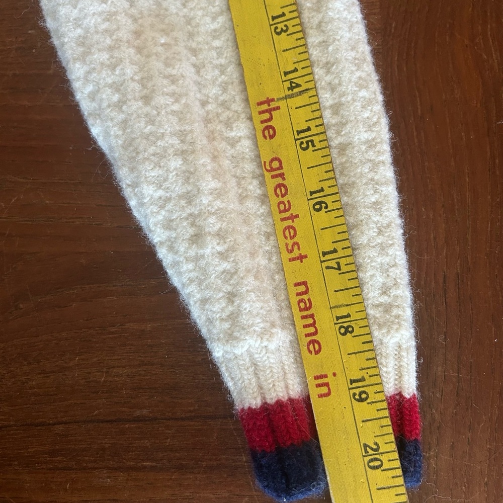 JEFF RAM by LORD JEFF VINTAGE Classic Ivory V-Neck Sweater - Woman’s - 100% Wool - Picture 8 of 9